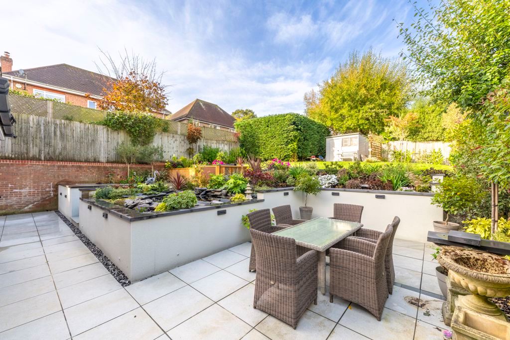 Property photo 1 of 30 Photo 24