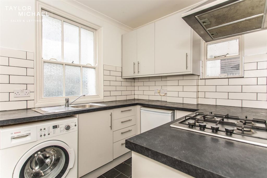 Property photo 3 of 13 Kitchen