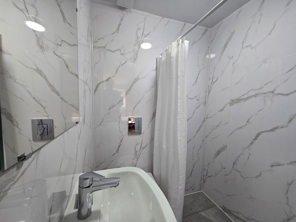 Property photo 2 of 3