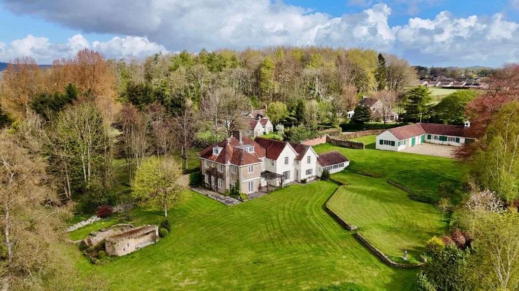 Property photo 1 of 25