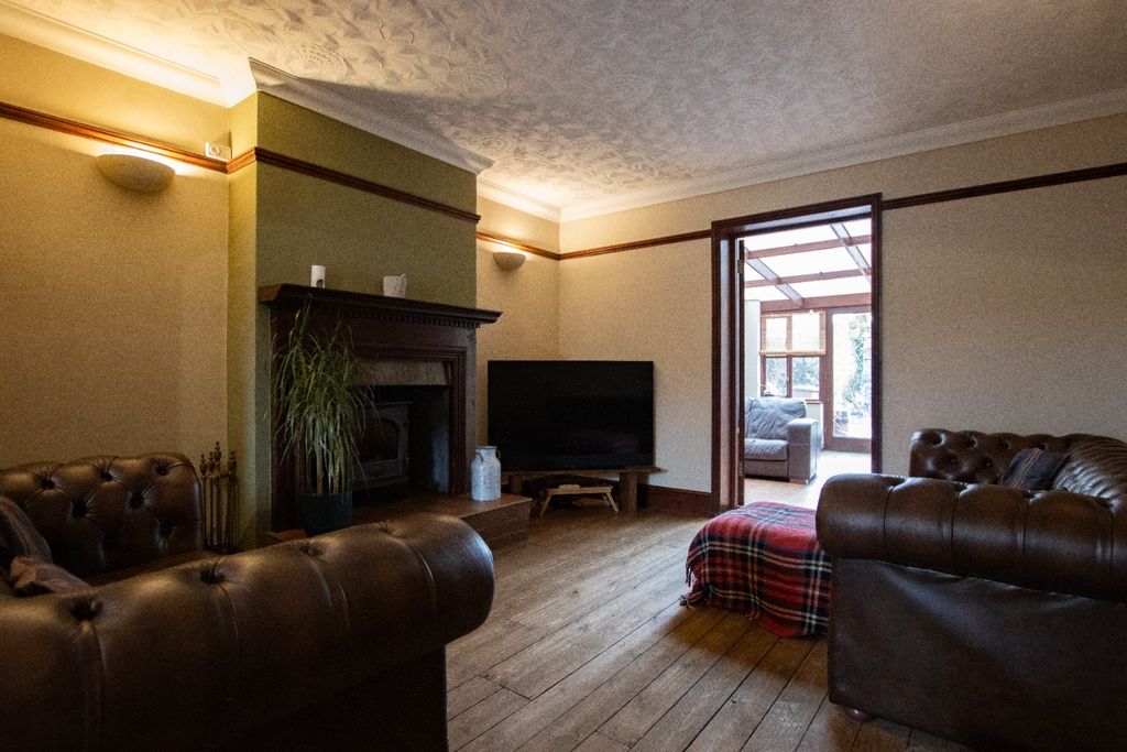 Property photo 2 of 24 4620974