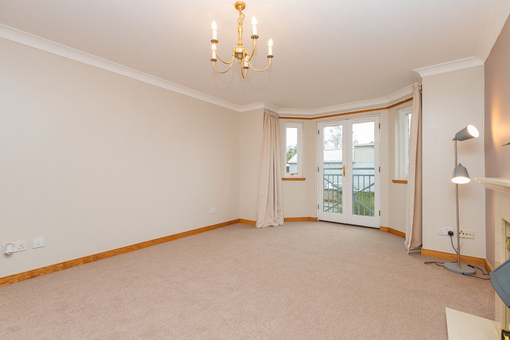 Property photo 3 of 31