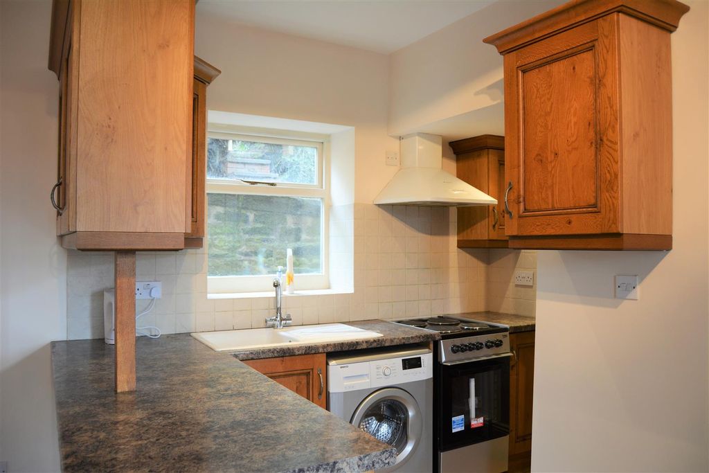 Property photo 2 of 18 Living Kitchen