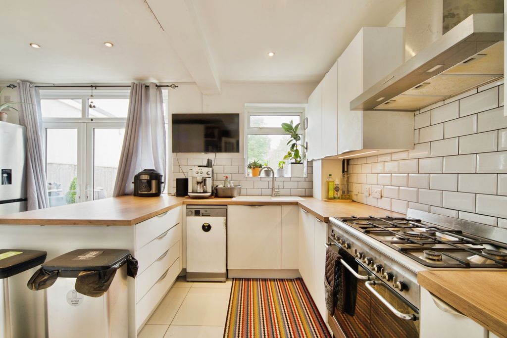 Property photo 2 of 20 Dsc_4508