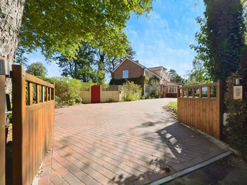 Property photo 2 of 42 Photo 23