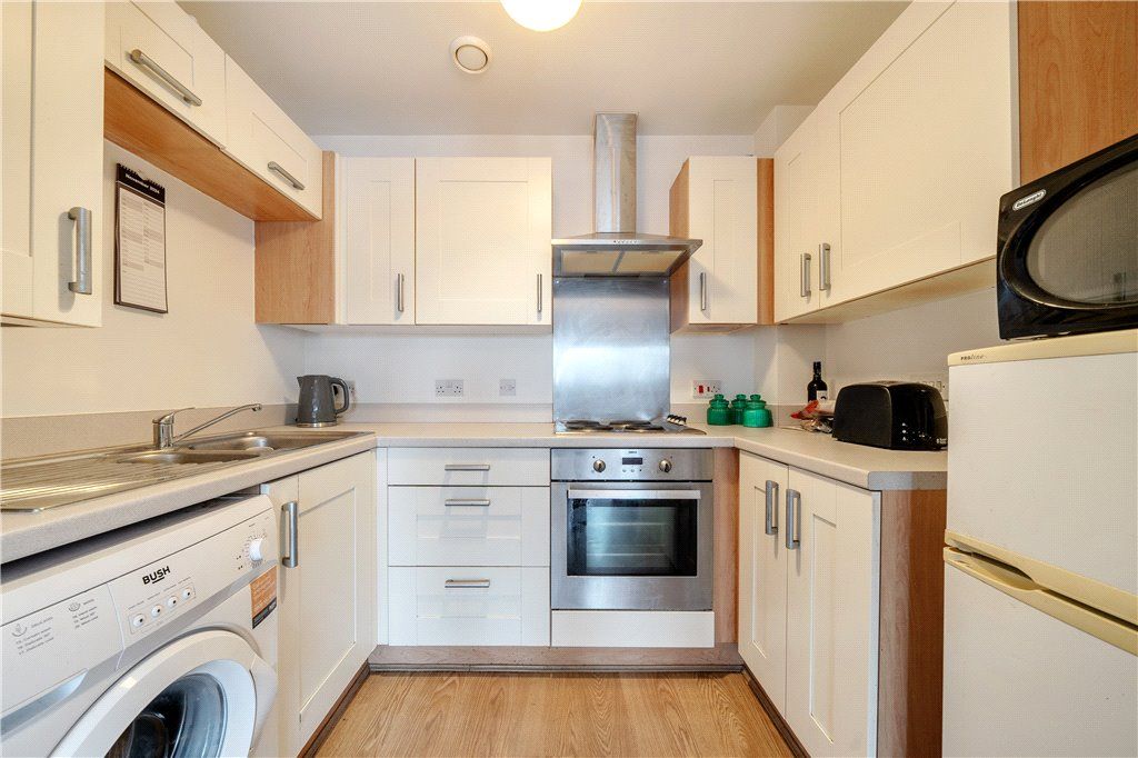 Property photo 2 of 11 Kitchen