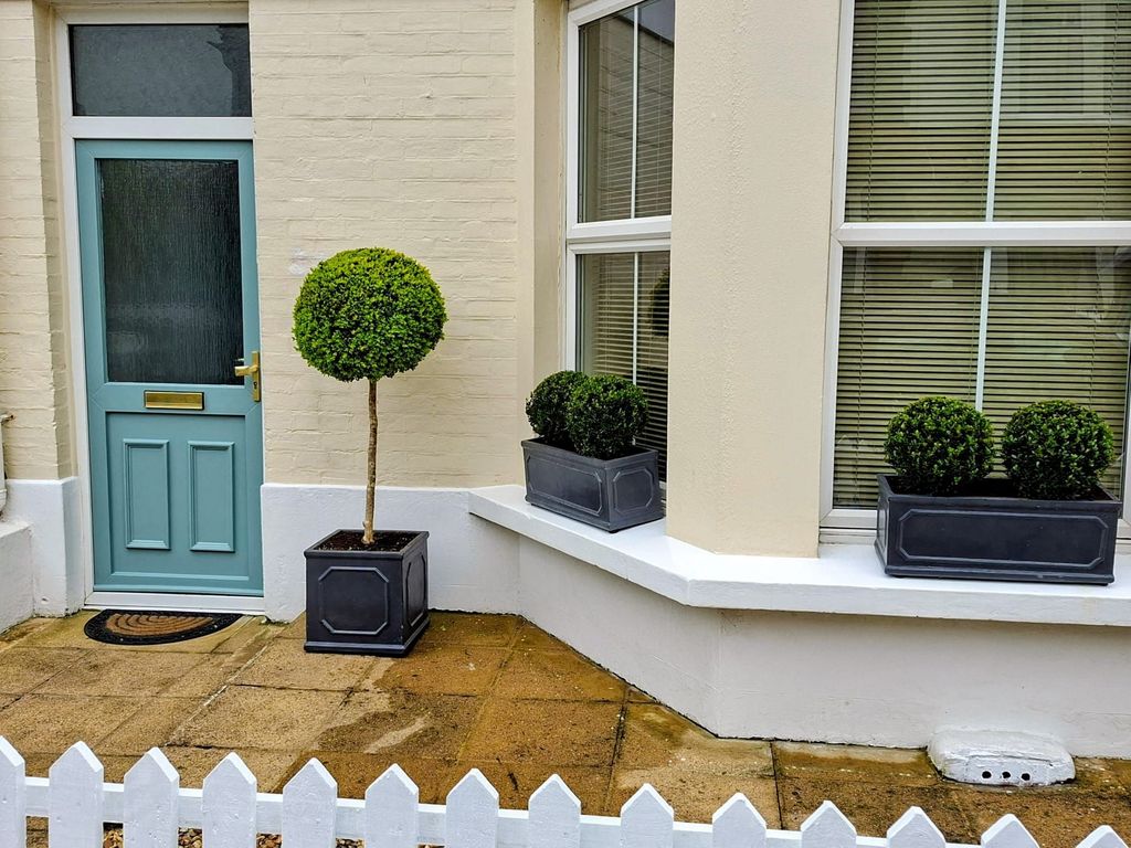 Property photo 2 of 18