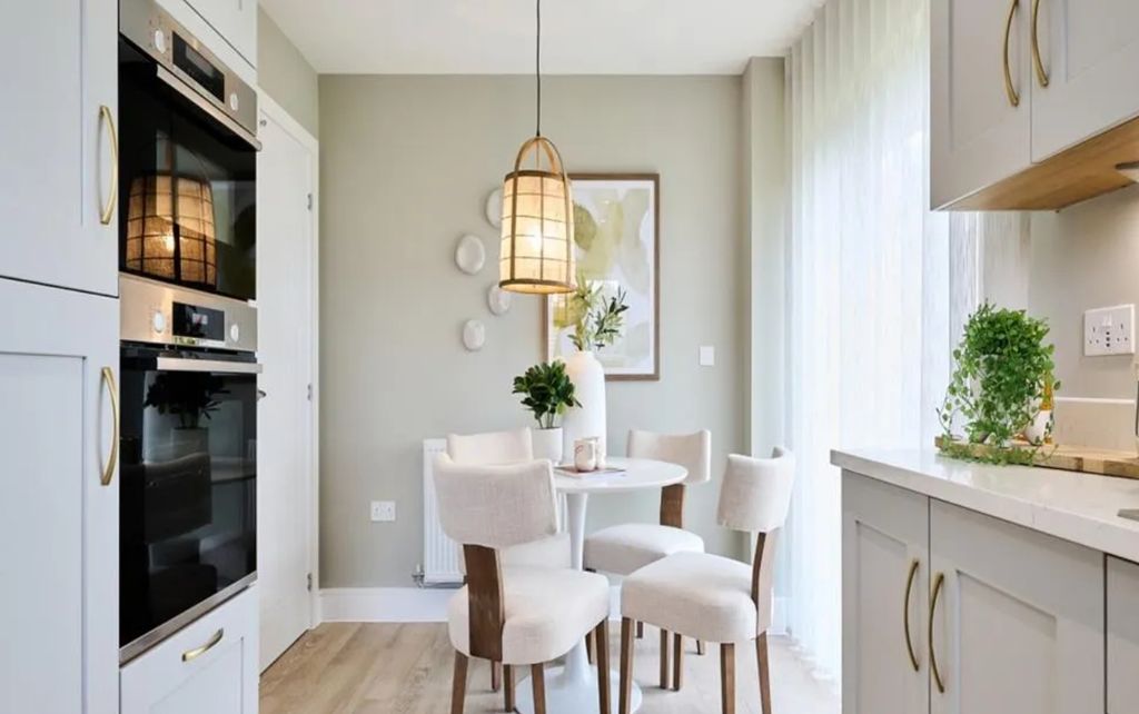 Property photo 2 of 8