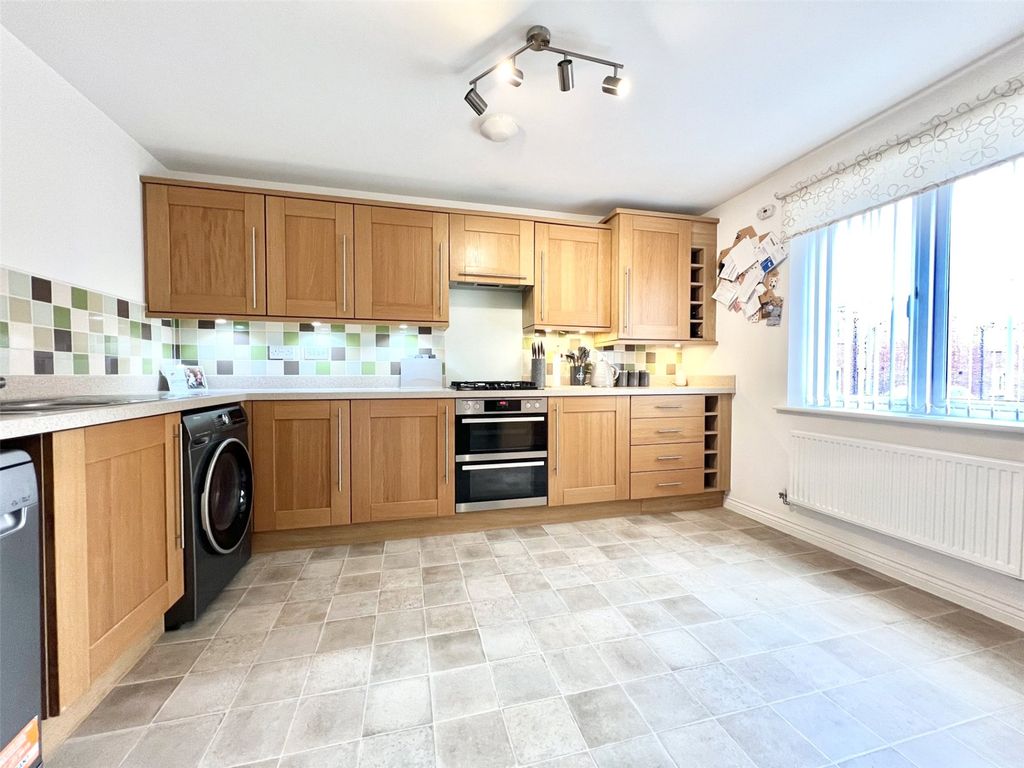 Property photo 2 of 24 Picture No. 09