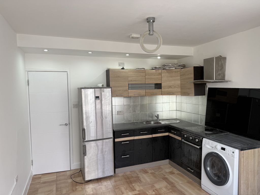 Property photo 2 of 8 Gallery