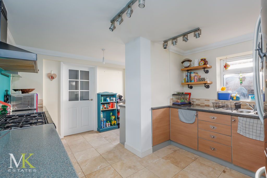 Property photo 3 of 12 Photo 5