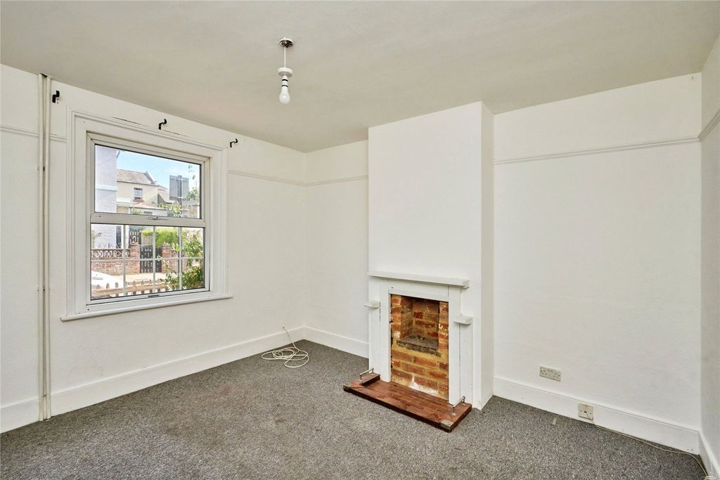 Property photo 3 of 12 Picture No. 11