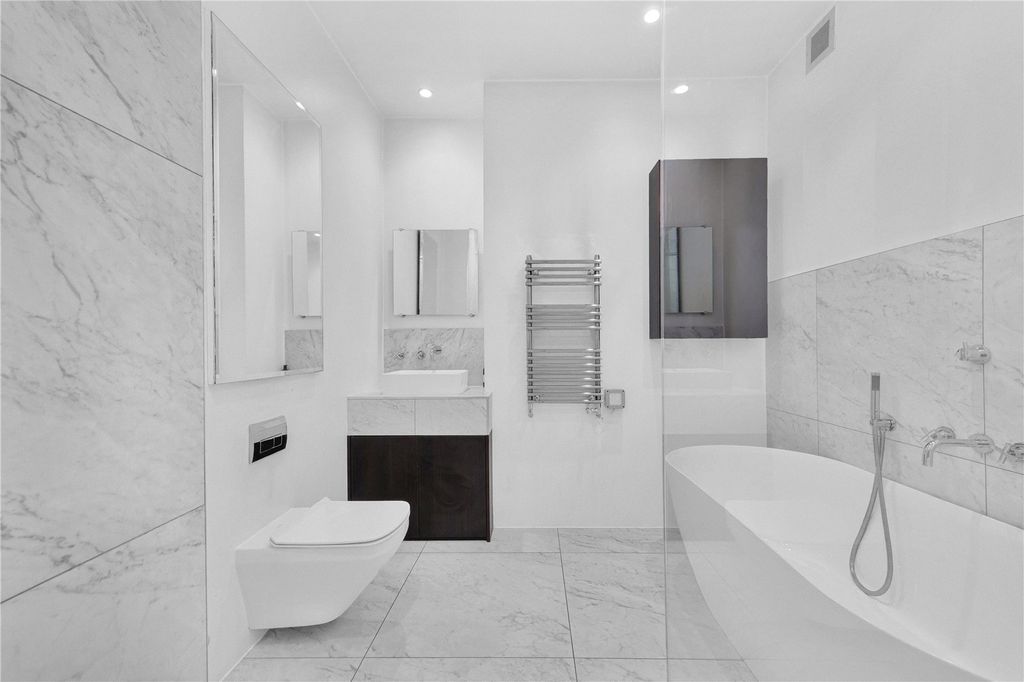 Property photo 2 of 26 Picture No. 08