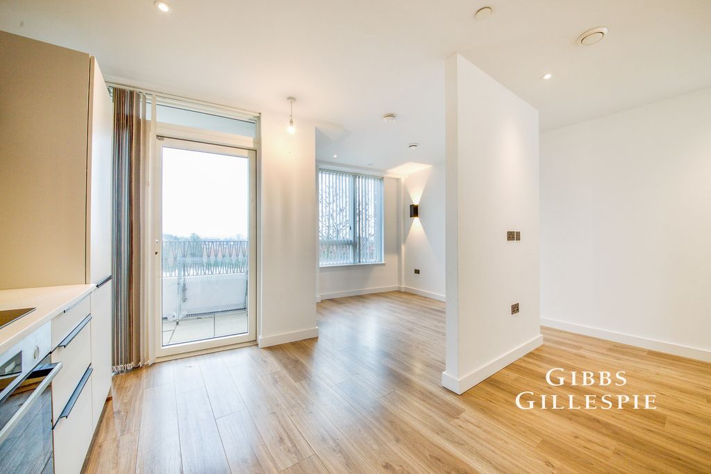 Property photo 2 of 15 Pbox-Img.Jpg