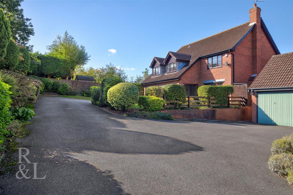 Property photo 1 of 43 5 Killerton Park Drive (44).Jpg
