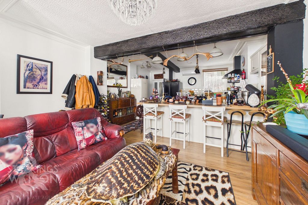 Property photo 2 of 26