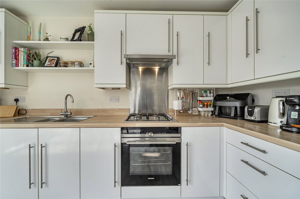 Property photo 3 of 8 Picture No. 21