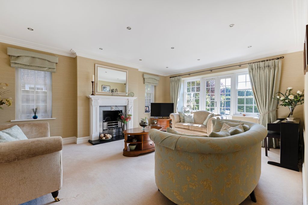 Property photo 3 of 17