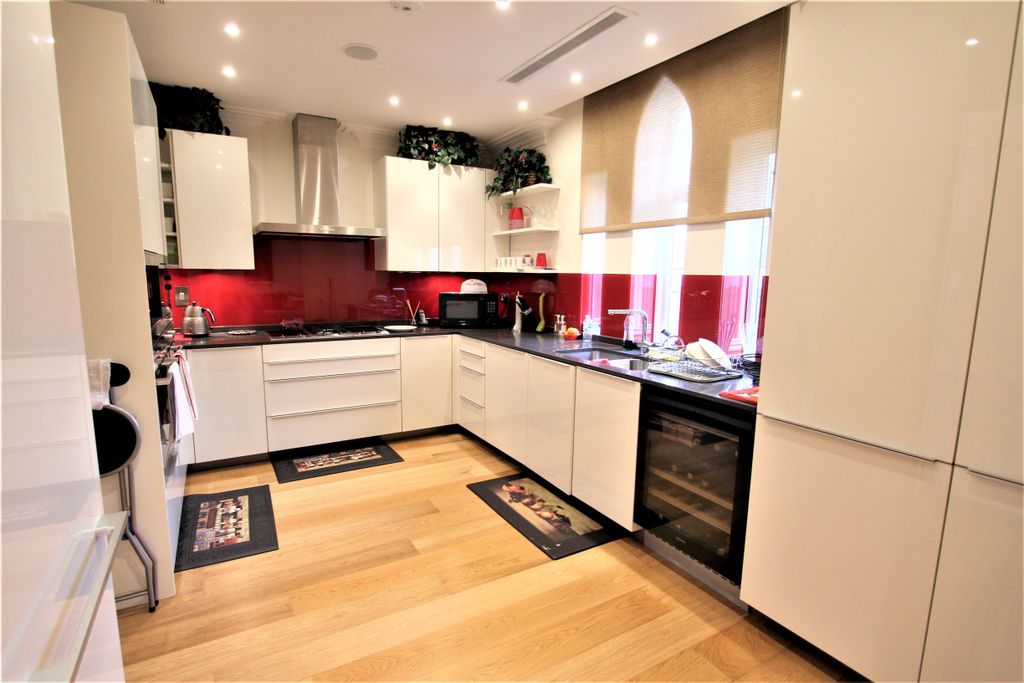 Property photo 2 of 21 Img_563_3_Original.Jpg