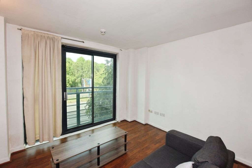 Property photo 2 of 14 Picture No. 35