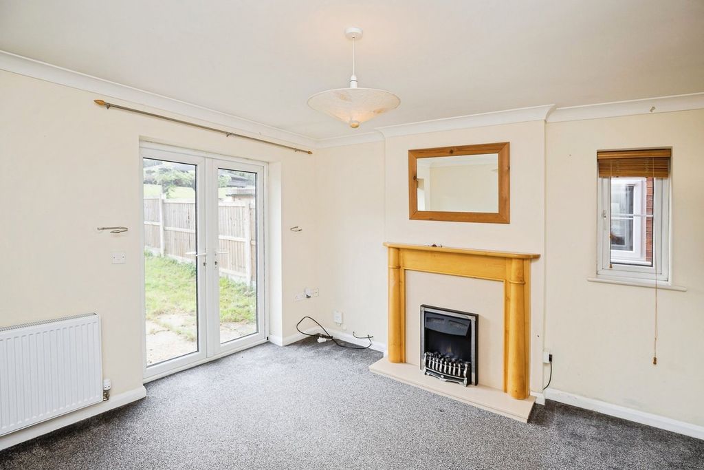 Property photo 2 of 20