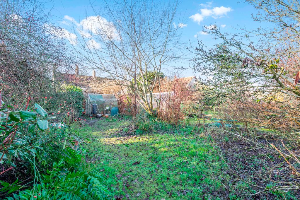 Property photo 2 of 24