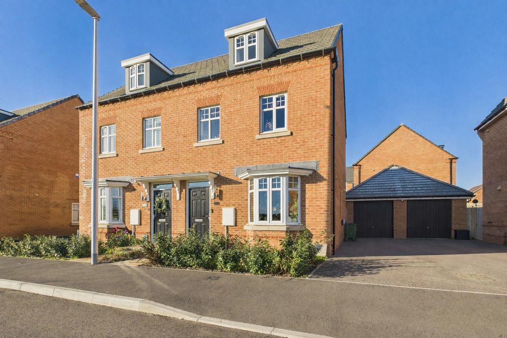 Property photo 1 of 27