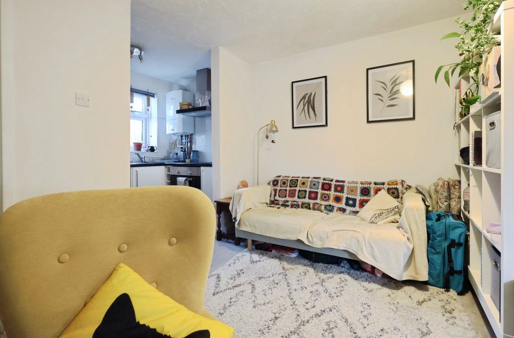 Property photo 3 of 20