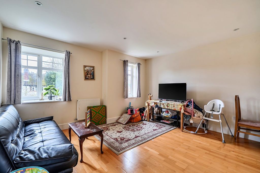 Property photo 3 of 6