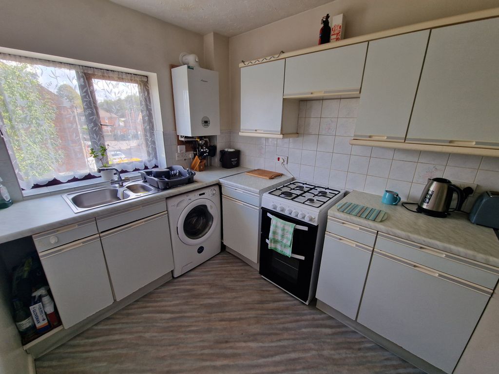 Property photo 2 of 10 Kitchen