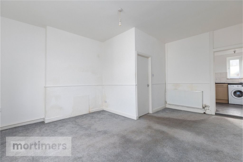 Property photo 3 of 10 Living Room