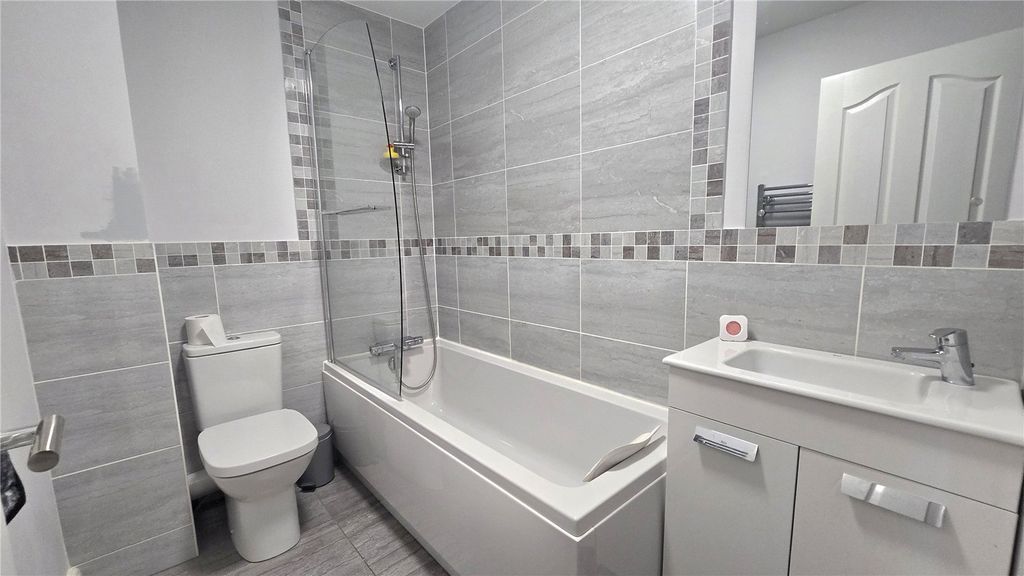 Property photo 2 of 17 Picture No. 11