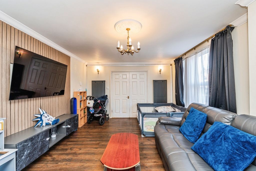 Property photo 3 of 15 Pbox-Img.Jpg
