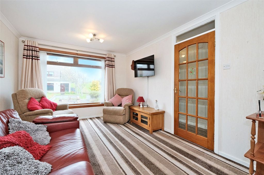Property photo 2 of 16 Plover Court