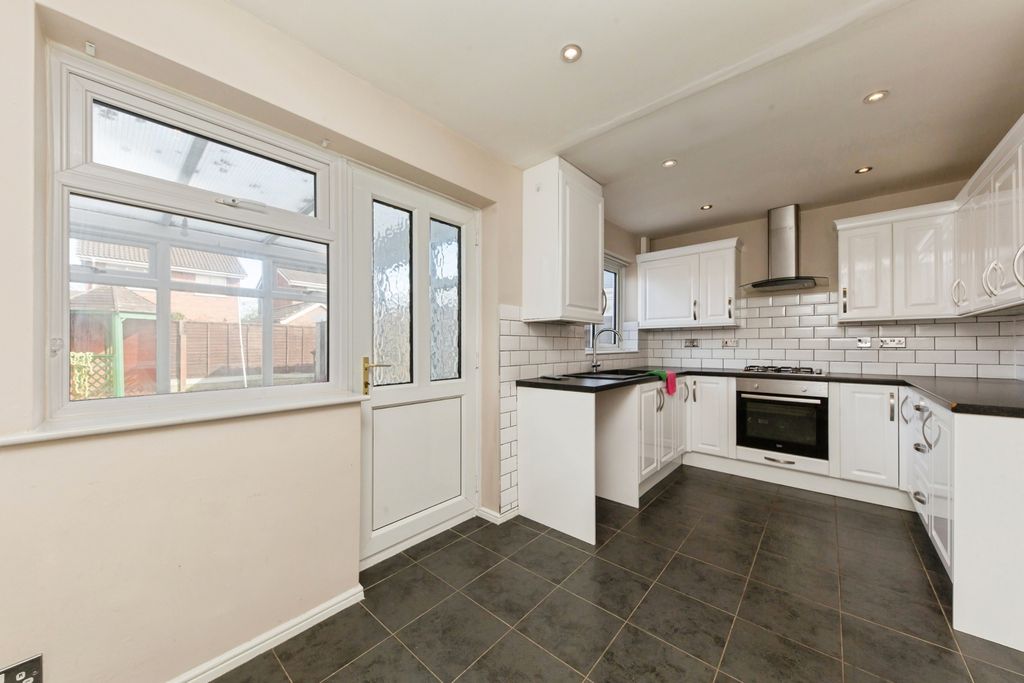 Property photo 3 of 11 Photo