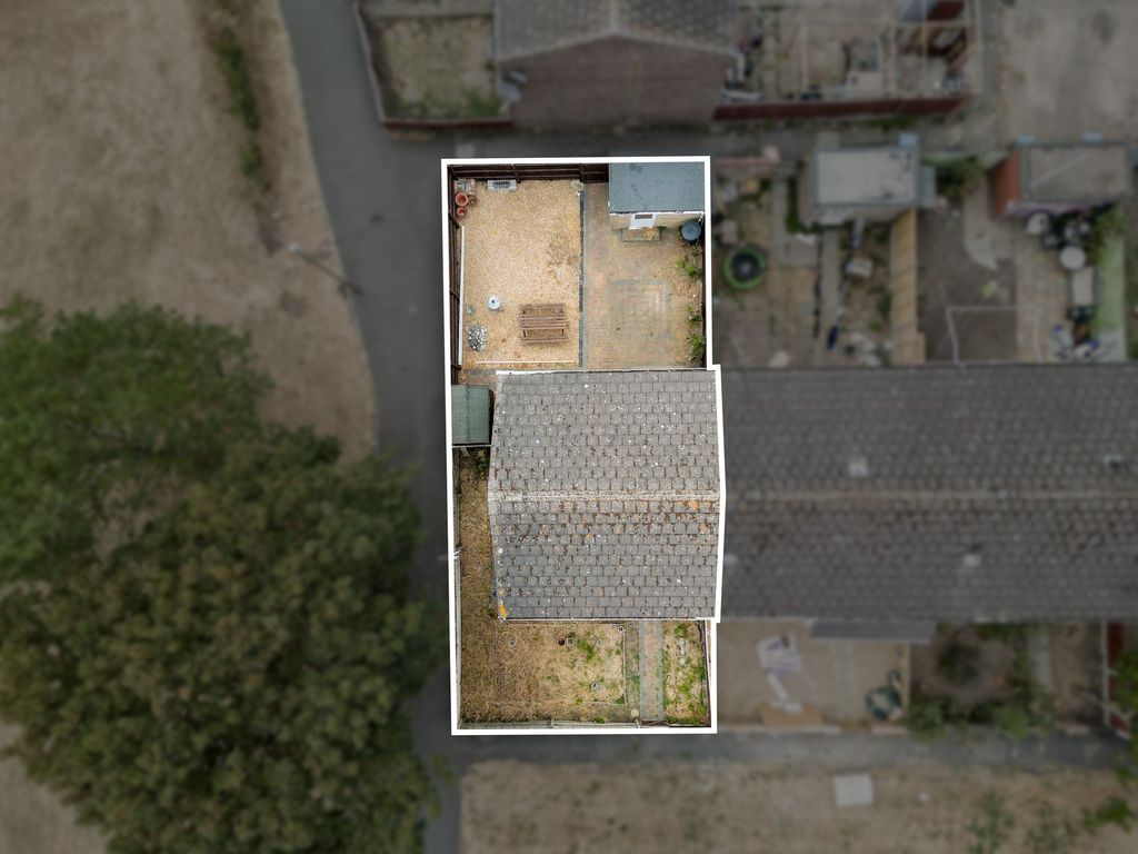 Property photo 3 of 3