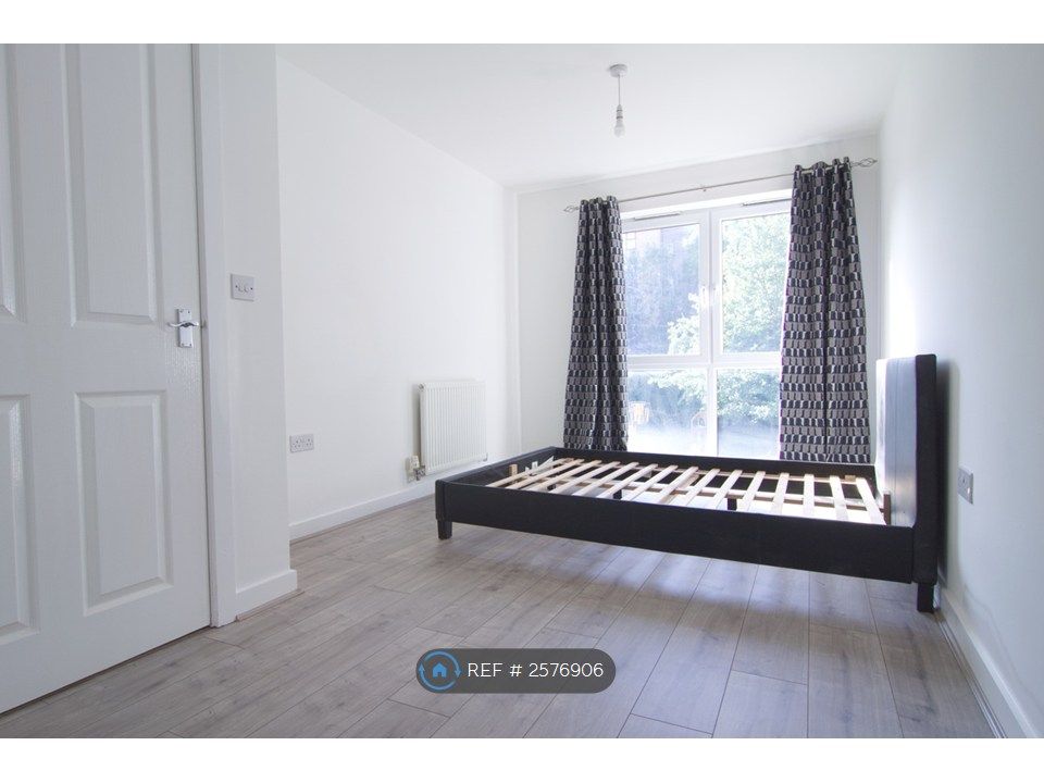 Property photo 3 of 8 Master Bedroom W/ En Suite