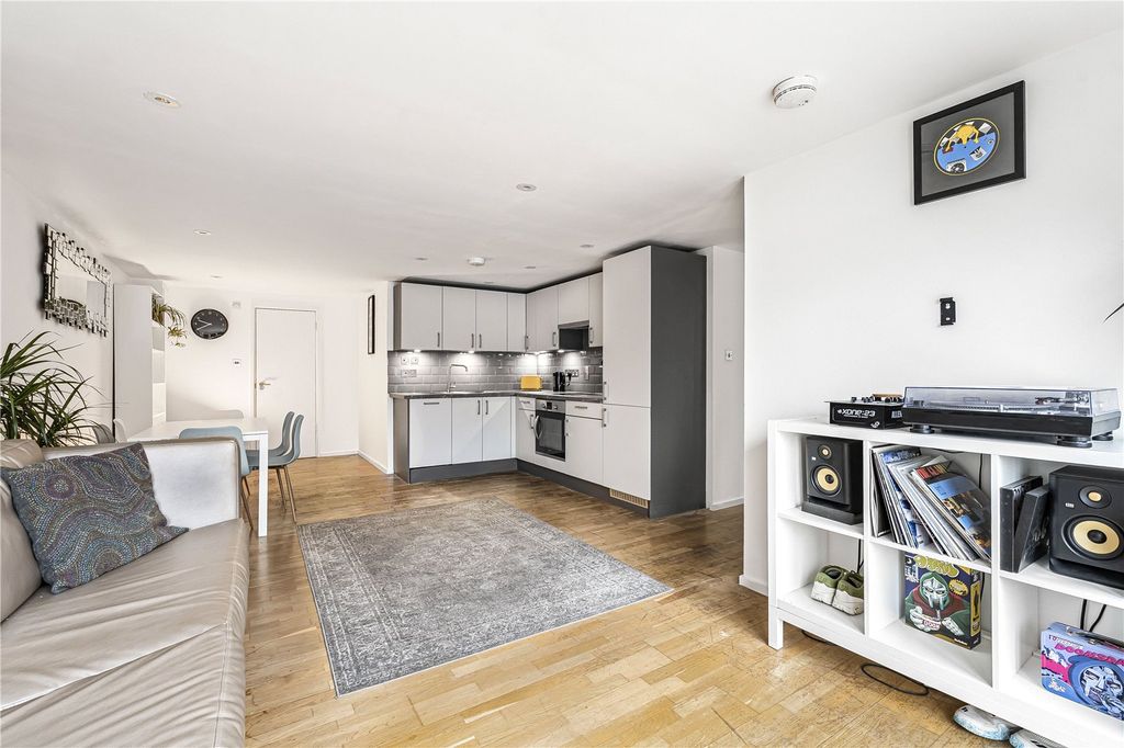 Property photo 1 of 20 Reception Room