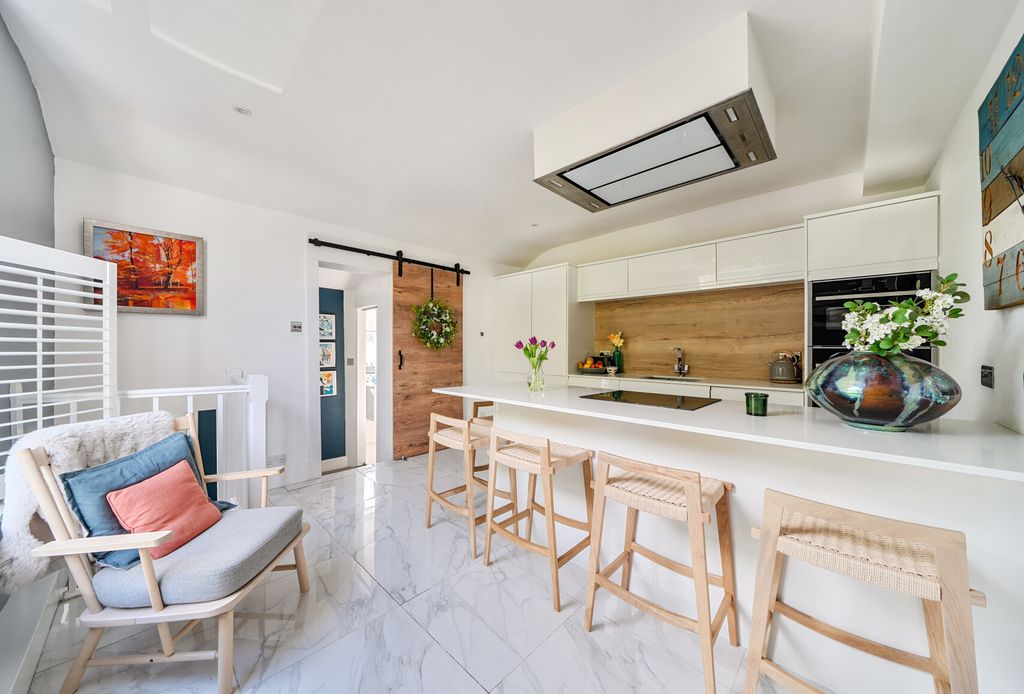 Property photo 3 of 14 1447575-4-69E6509...