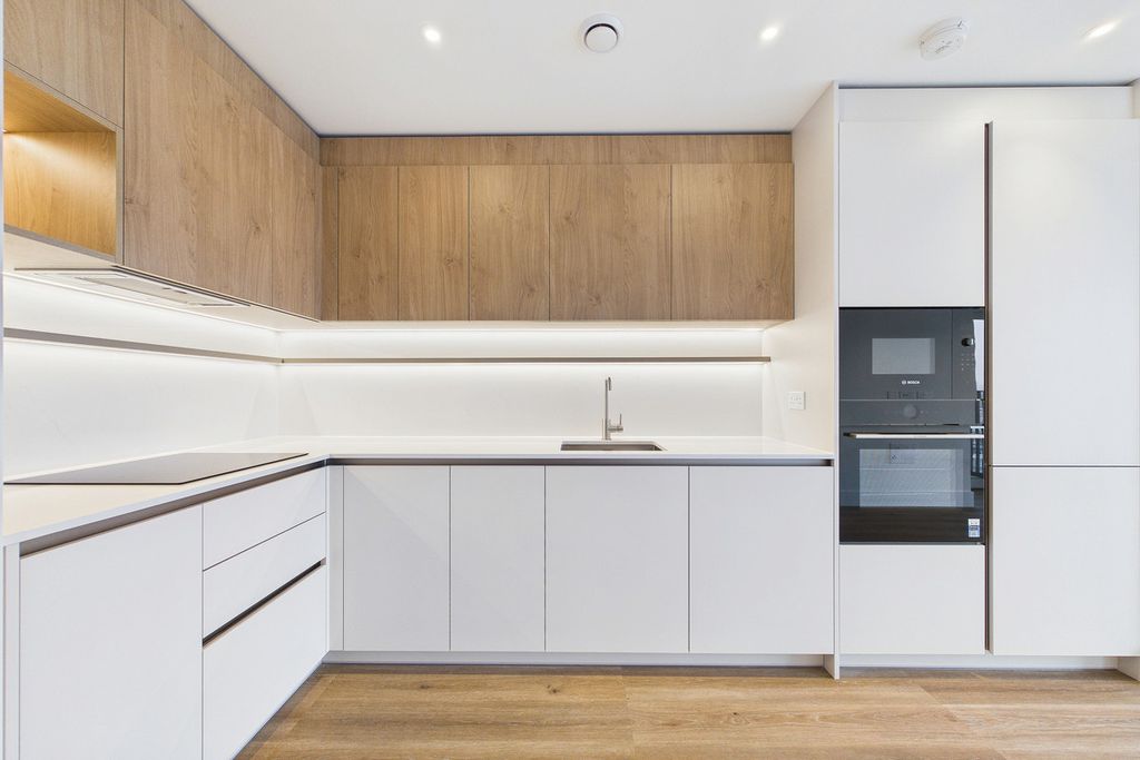 Property photo 3 of 44