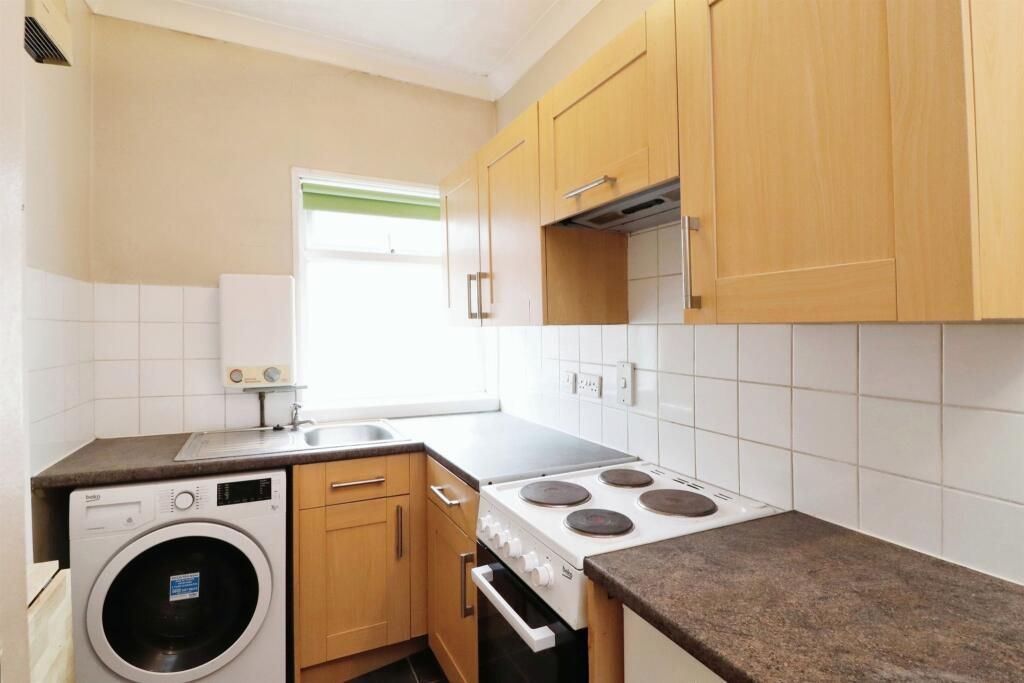 Property photo 1 of 13 Living Room