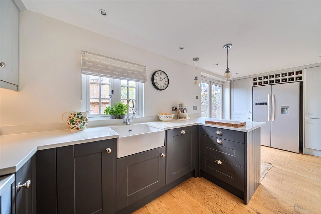 Property photo 3 of 21 Picture No. 29