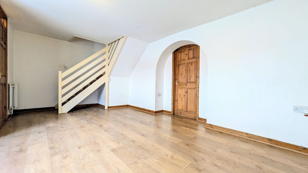 Property photo 3 of 9 Pxl_20260204_124853358~2