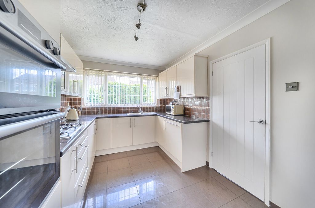 Property photo 2 of 13 1465820-8-6A0d93E...