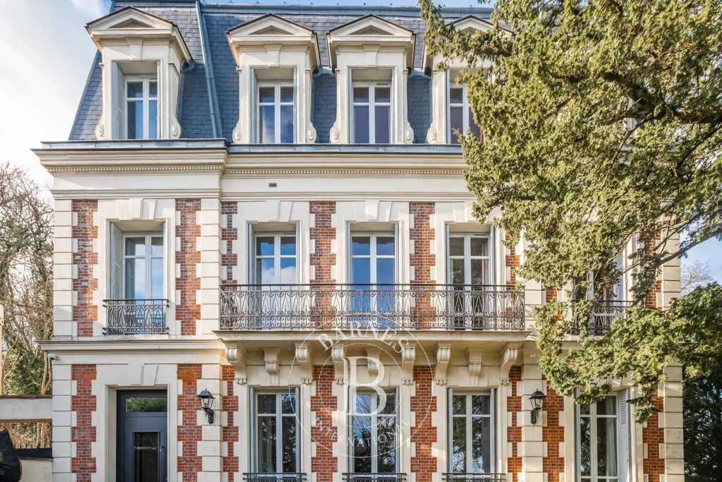 Property photo 1 of 23