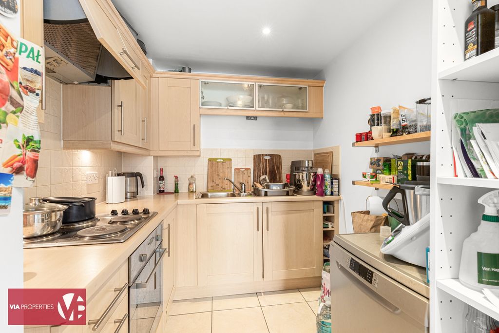 Property photo 2 of 20 Photo 3