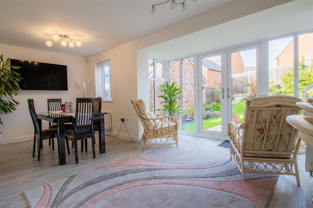 Property photo 2 of 35