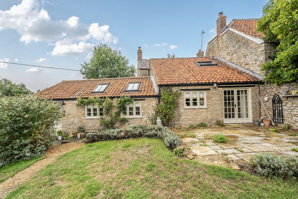 Property photo 2 of 16