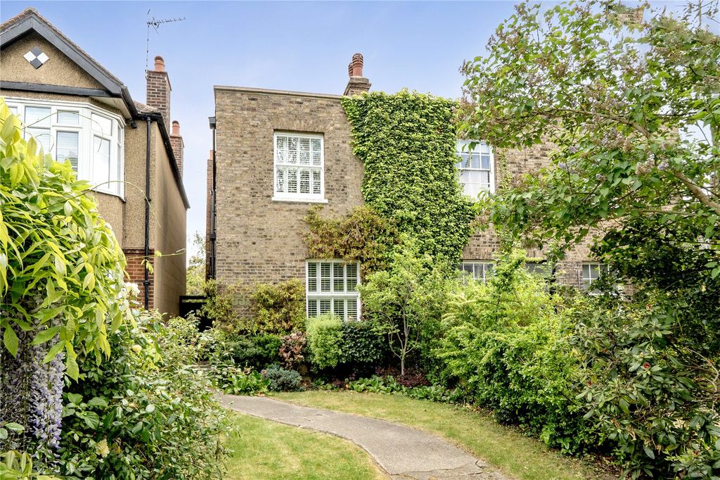 Property photo 1 of 30 Picture No. 23