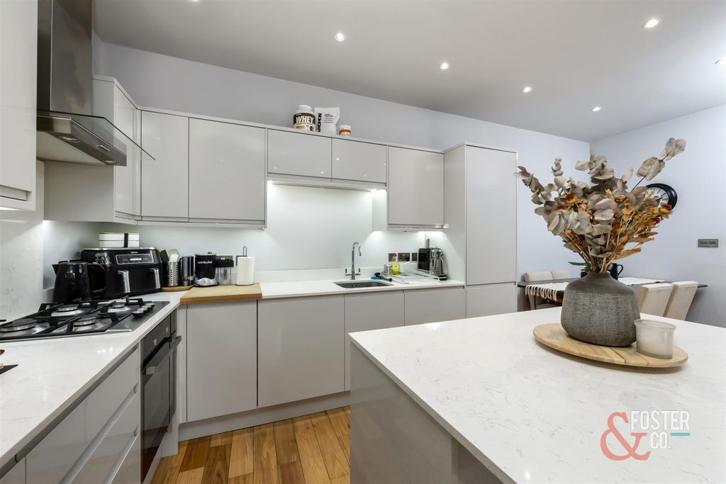 Property photo 3 of 17 1A Stoneham Lofts, Flat 3-008.Jpg
